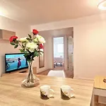 Chabos Vialia Ave Flats Διαμέρισμα Βίγκο