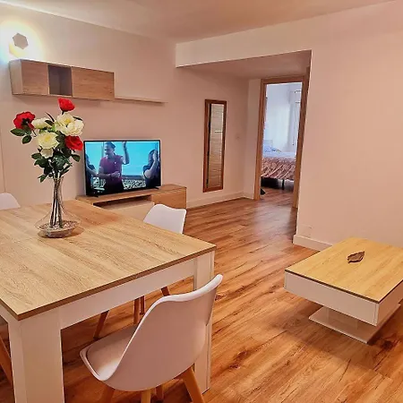 Chabos Vialia Ave Flats Appartement